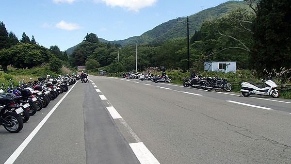 二輪車の駐車はここ